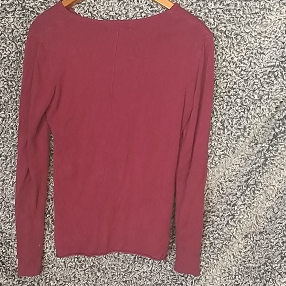 Large red Pink Thread sweater - Picture 3 of 3